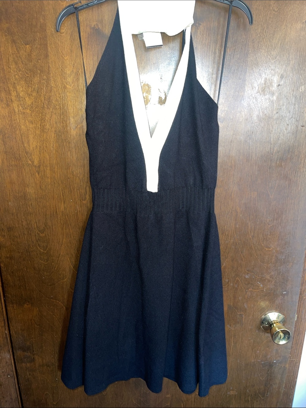Sleeveless V-Neck Contrast Trim Dress - Black & White